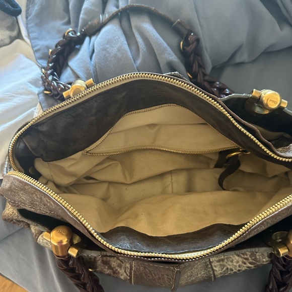 Chloe Textured Brown Shoulder Bag - Picture 7 of 10